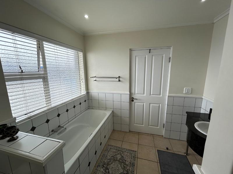 3 Bedroom Property for Sale in Pinnacle Point Golf Estate Western Cape